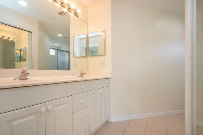 Building Photo - 7117 Strand Cir