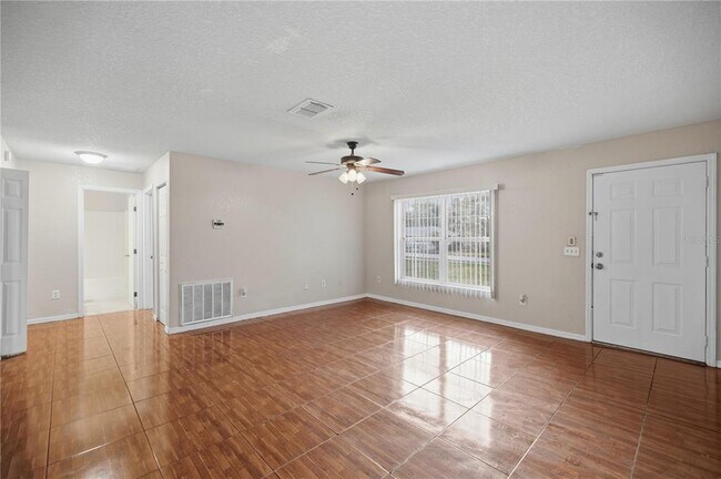 Building Photo - 14 Cedar Tree Terrace