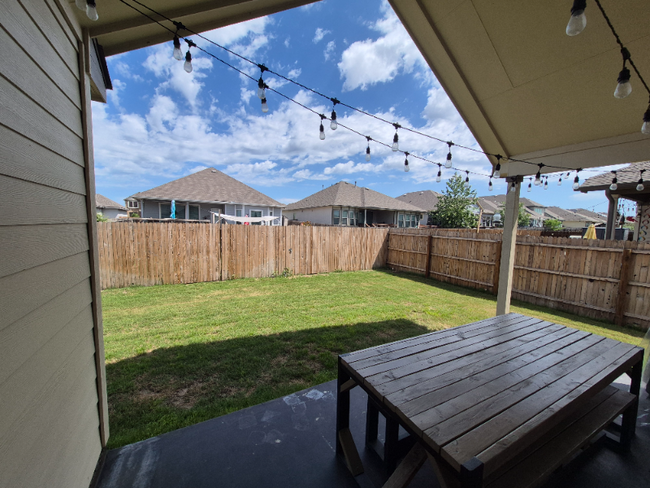 Building Photo - 3160 Morlanga St