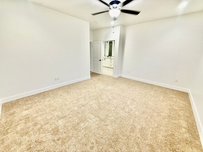Building Photo - Three Bedroom Home in Desert Canyons