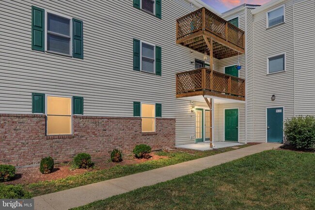 Building Photo - 165 Hailey Ln