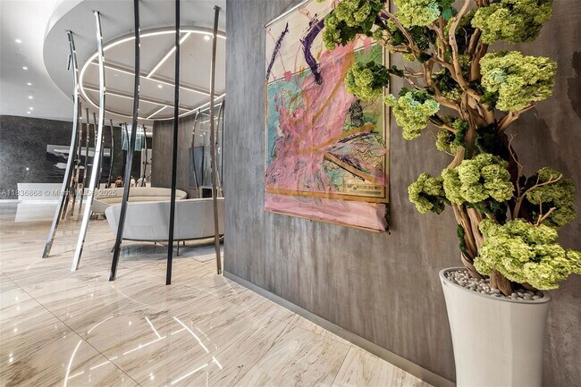 Building Photo - 1000 Brickell Plaza