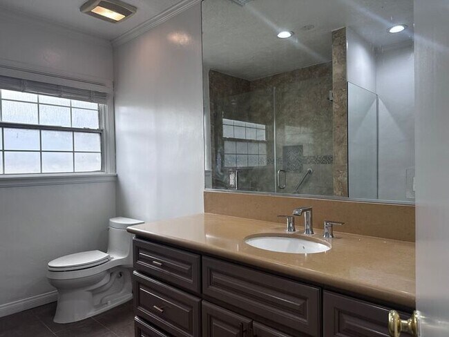 Building Photo - Situated in the Community of North Hollywo...