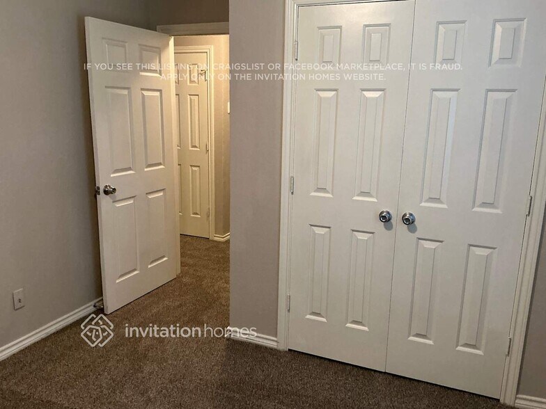 Building Photo - 804 E Aimee St