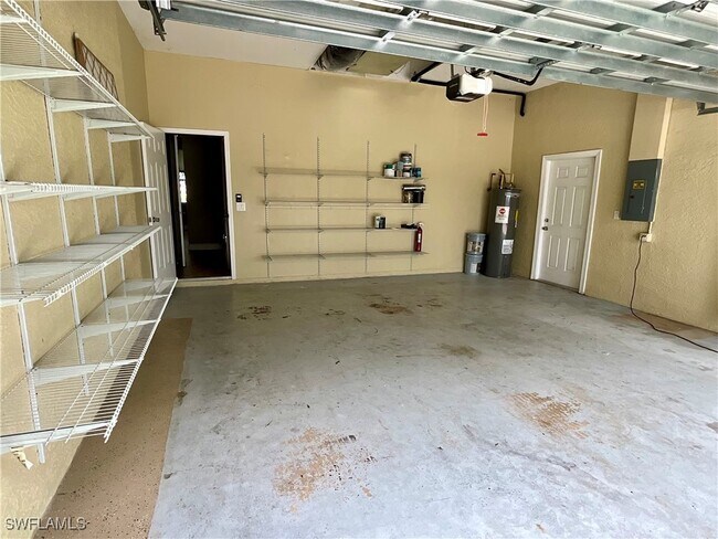 Building Photo - 701 Meyer Dr