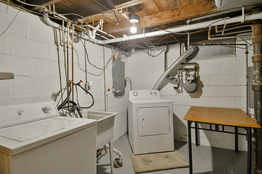 washer and dryer in basement - 314 Clifford Ave