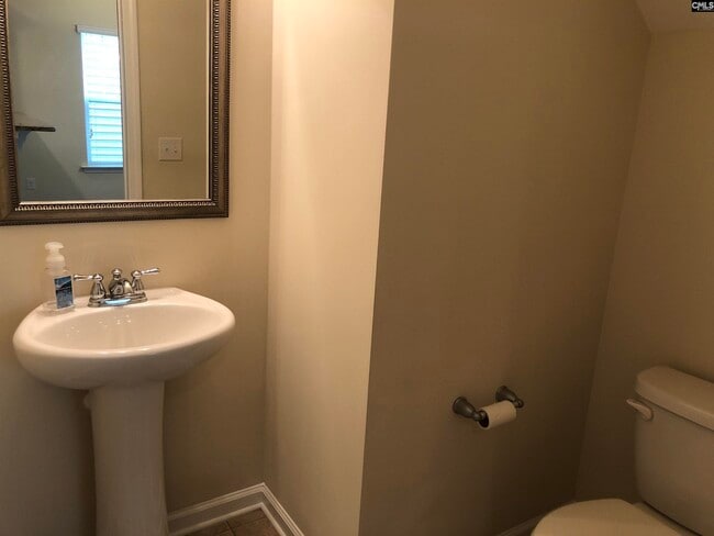 Building Photo - 636 Spanish Oak Dr