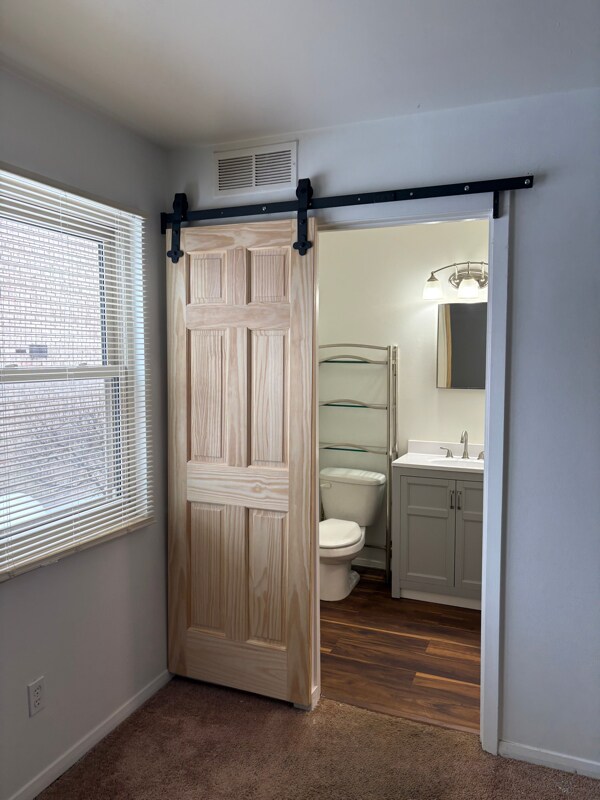 Building Photo - 4326 Villa Dr