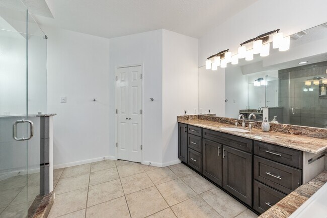 Building Photo - 15826 Jamie Lee Dr