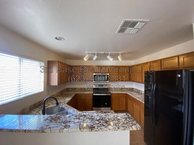 Building Photo - 118 N 224th Ln