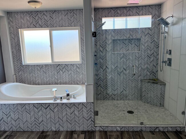Building Photo - Wonderful remodeled 4 bedroom, 3 bathroom ...
