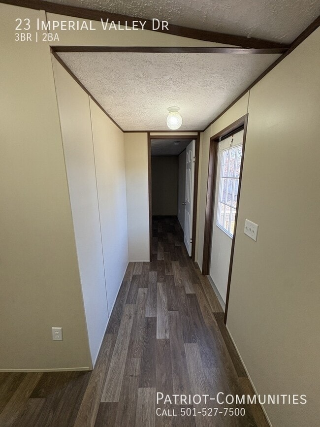 Building Photo - 23 Imperial Valley Dr