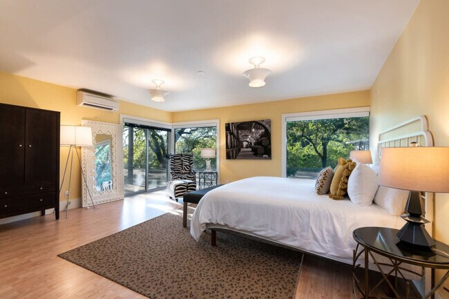 Building Photo - 17389 Mallard Dr