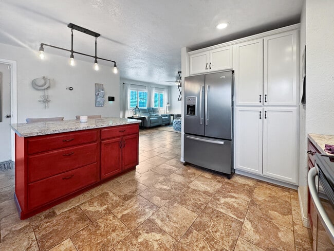 Building Photo - 53845 Avenida Herrera