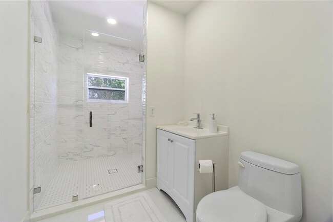 Building Photo - 7600 NW 82nd Terrace