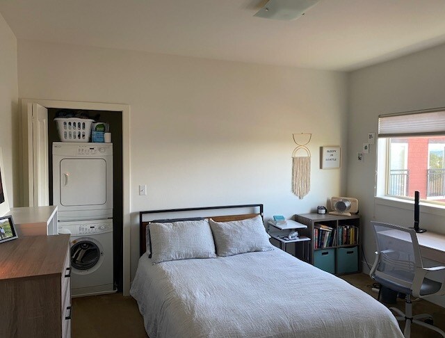 Building Photo - 1820 24th Ave