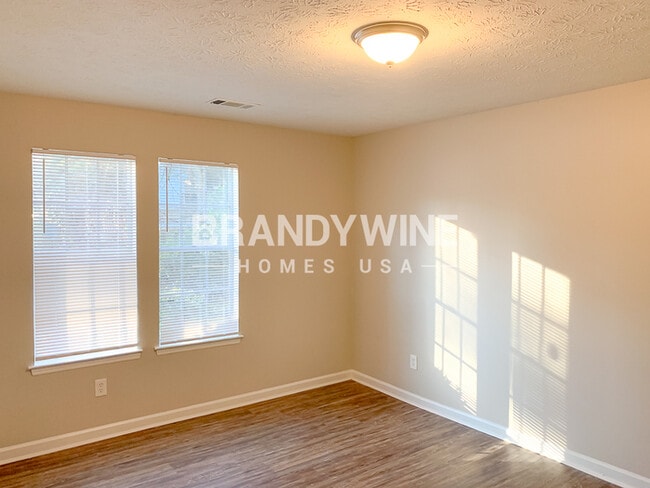 Building Photo - 2525 Hallie Mill Rd