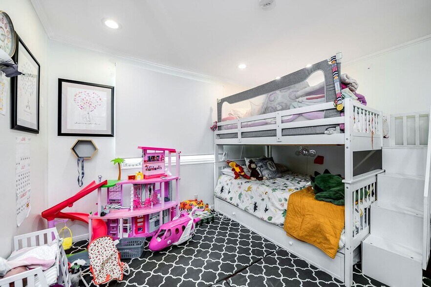 Building Photo - 28403 Waring Pl