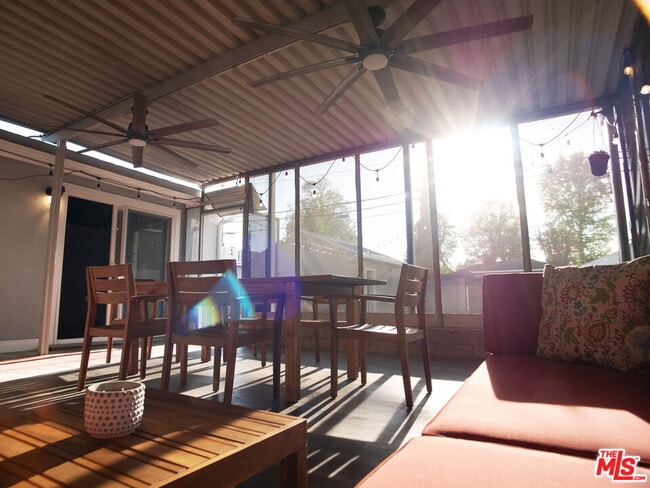 Building Photo - 6413 White Oak Ave