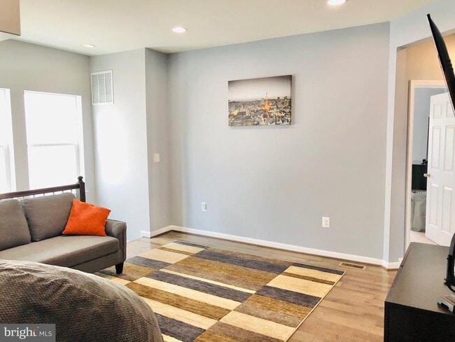 Building Photo - 436 Gladiola Wy
