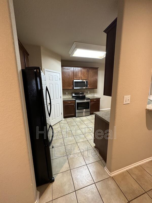 Building Photo - 2616 Gallant Fox Dr