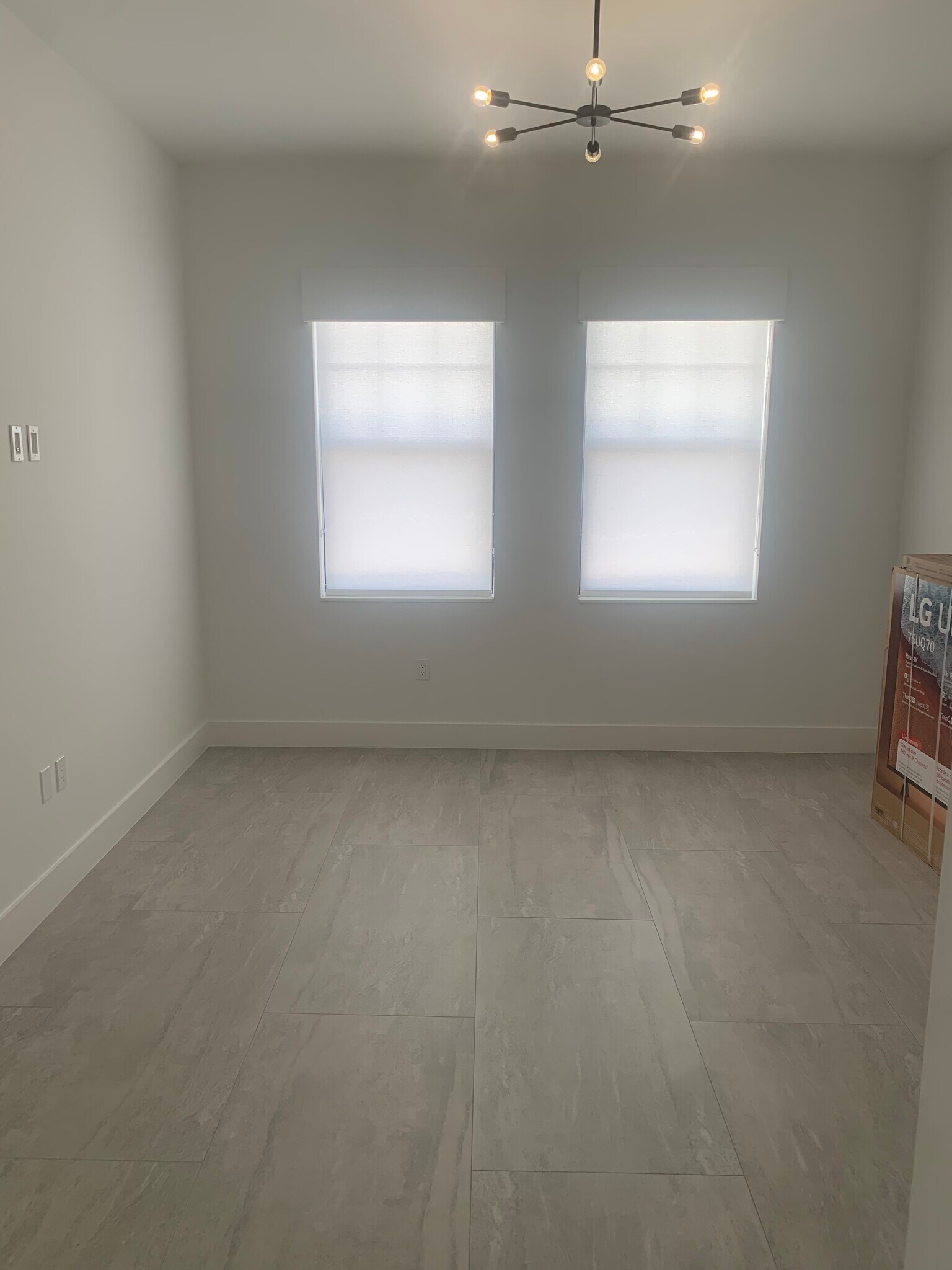 Bedroom - 511 Lucerne Ave
