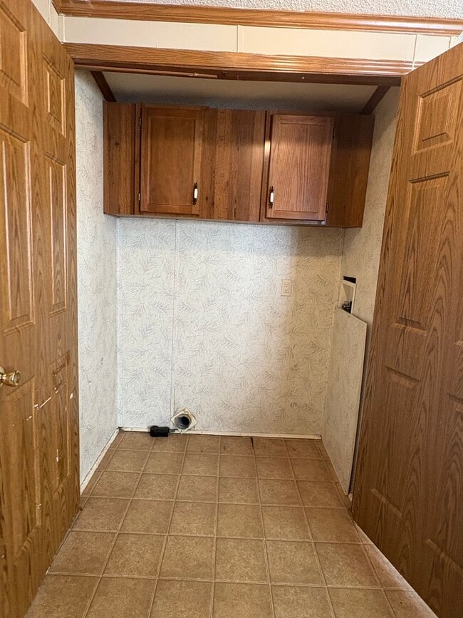 Building Photo - Spacious 3 Bed 2 Bath Mobile Home
