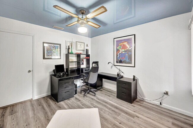 Building Photo - 9980 SW 83rd Ave