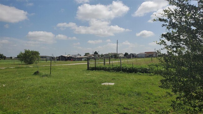 Building Photo - 1656 County Rd 697