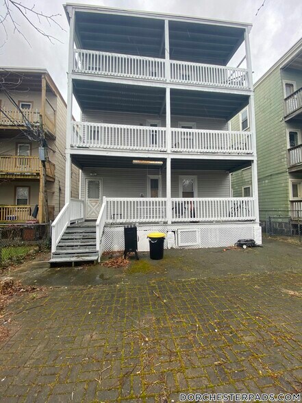 Building Photo - 9 Taft St
