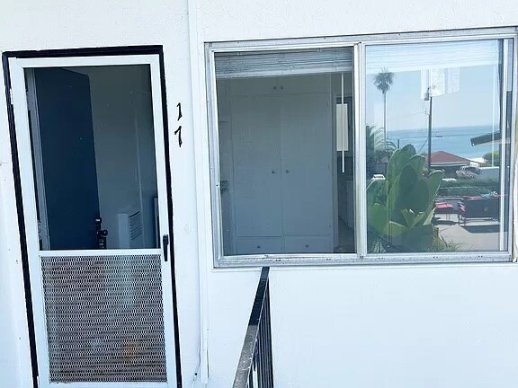 Building Photo - 250 Cliff Dr