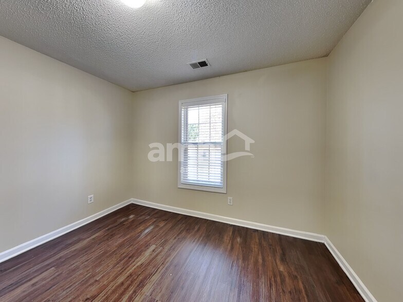 Building Photo - 3951 Saint George Ter SW