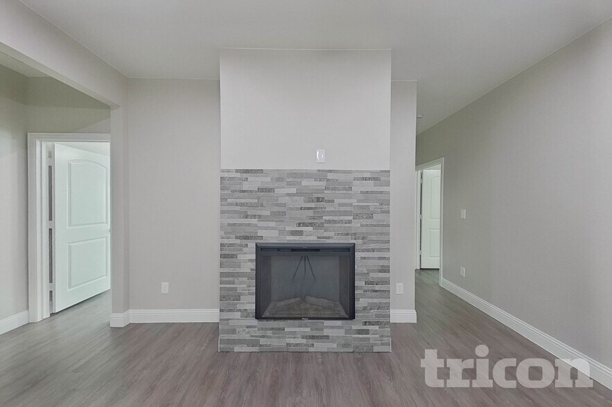 Building Photo - 1908 Carrington Dr