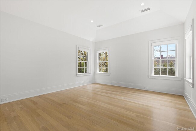 Building Photo - 25 Hunt Pl