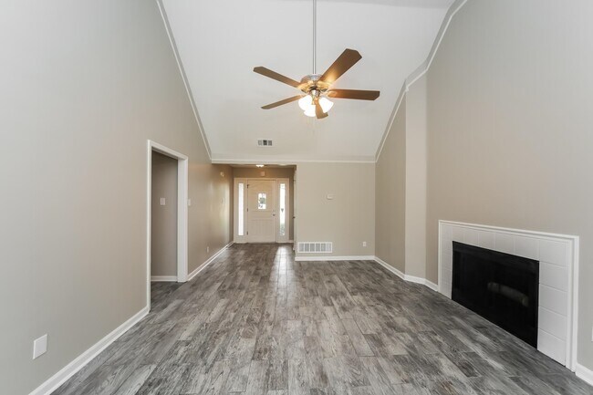 Building Photo - 6580 Silver Oak Cove