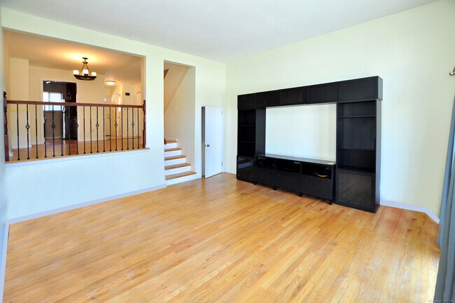Building Photo - 305 Timber Ln