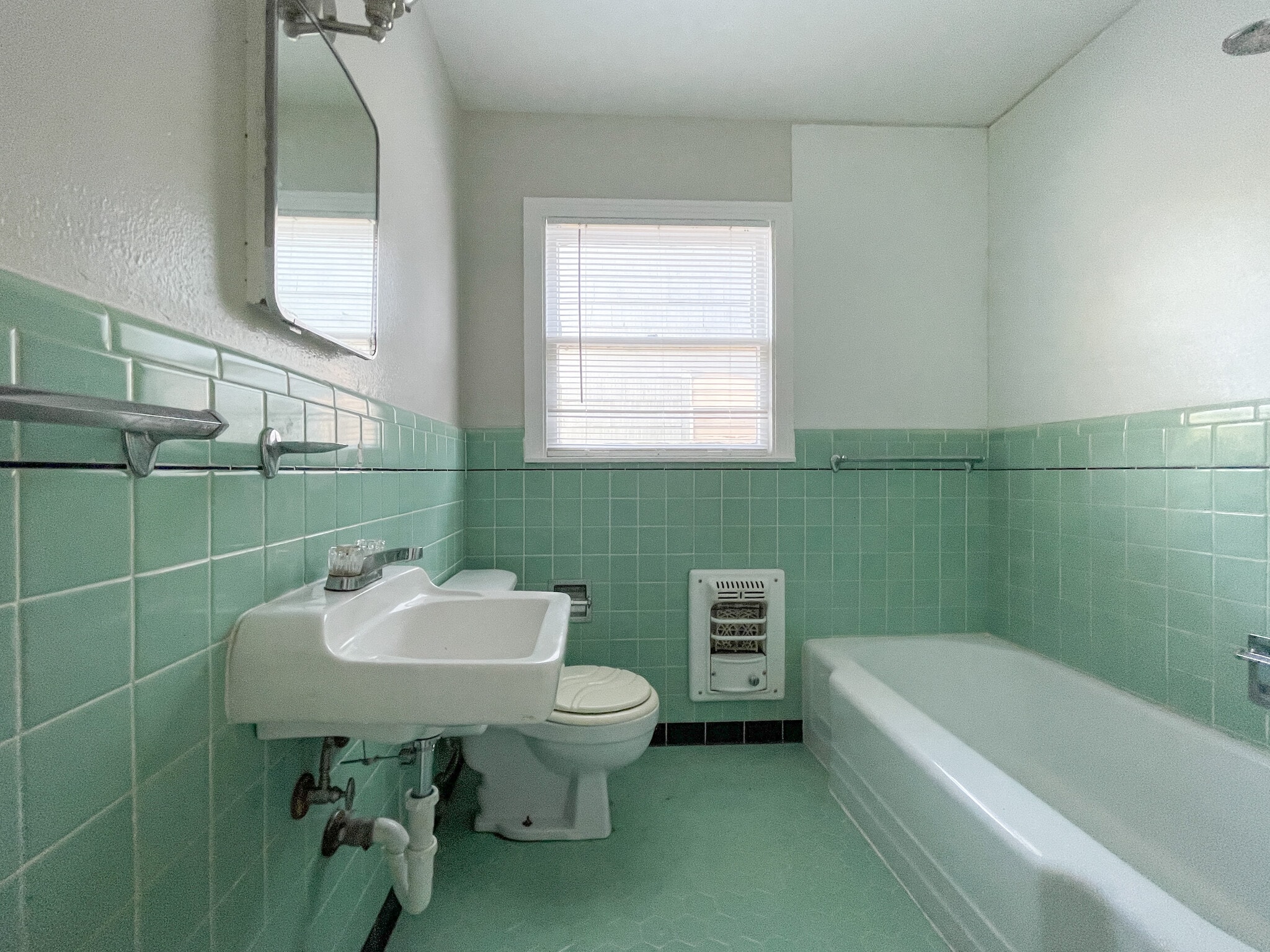 Building Photo - 3719 Parkwood St