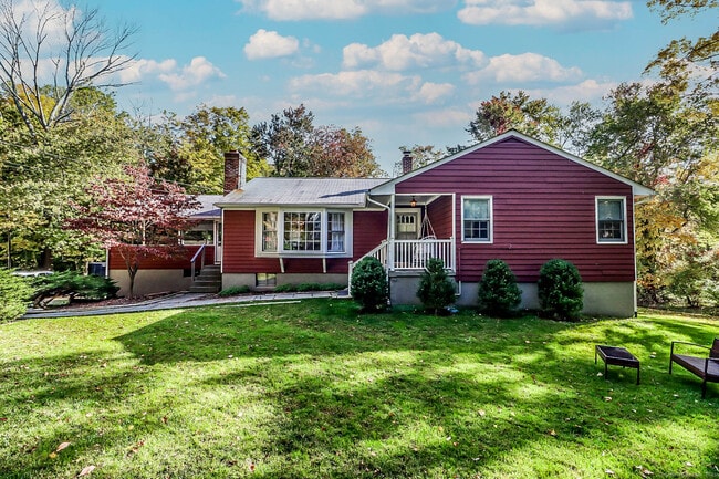 Primary Photo - 46 White Birch Rd