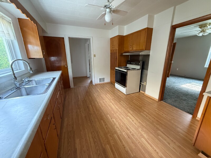 Building Photo - 102 W Chartes St