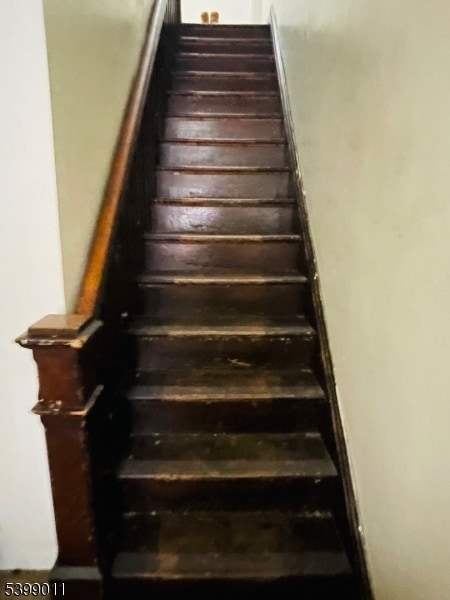 Building Photo - 123 Cherry St