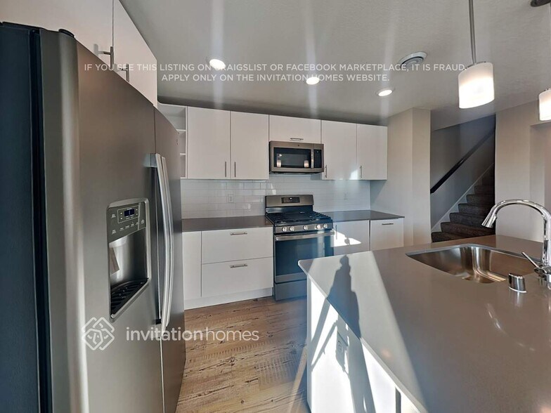 Building Photo - 10946 Zest St NE