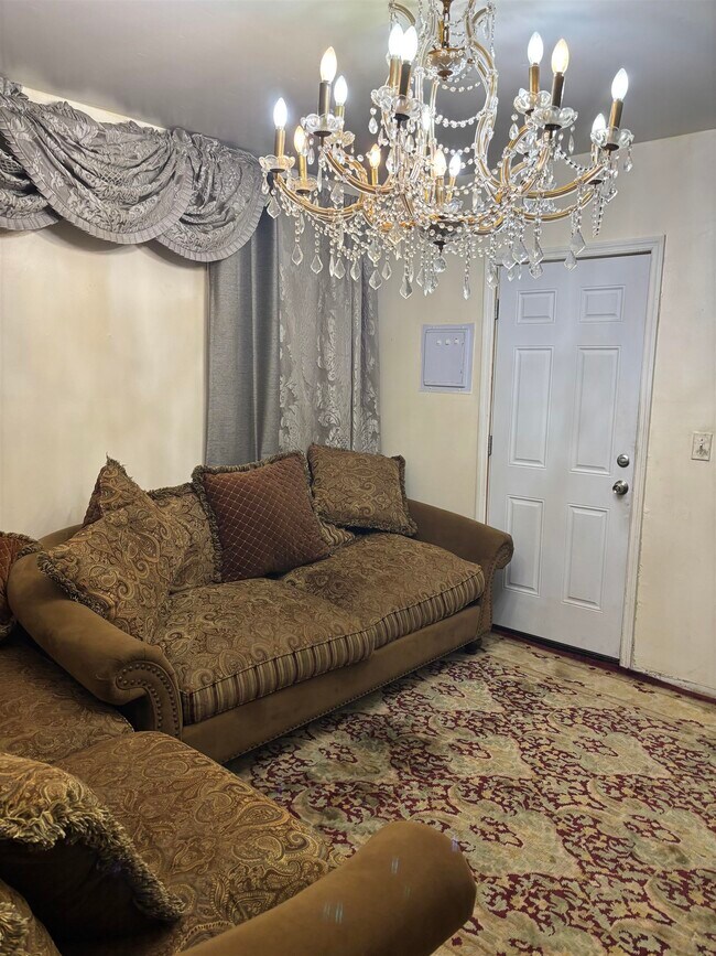 Building Photo - 109 Centre Ave