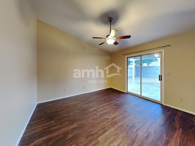 Building Photo - 9915 E Paseo Juan Tabo