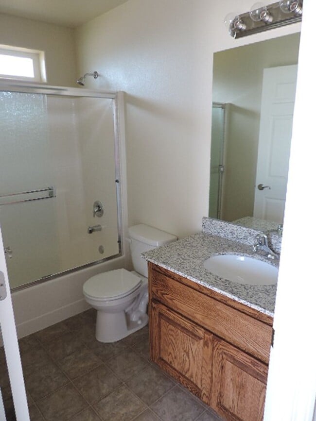 Building Photo - 3 bedroom home, $2250 per month