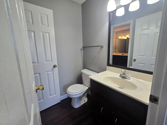 Building Photo - 202 Meagan Ct