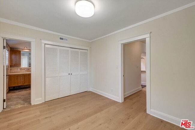 Building Photo - 135 N Gower St