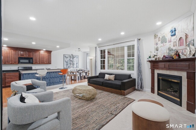 Building Photo - 7 Bridlewood