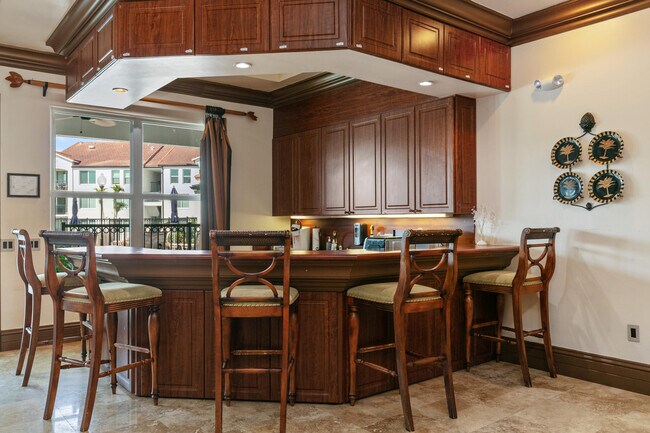 Building Photo - 505 Villa Cir