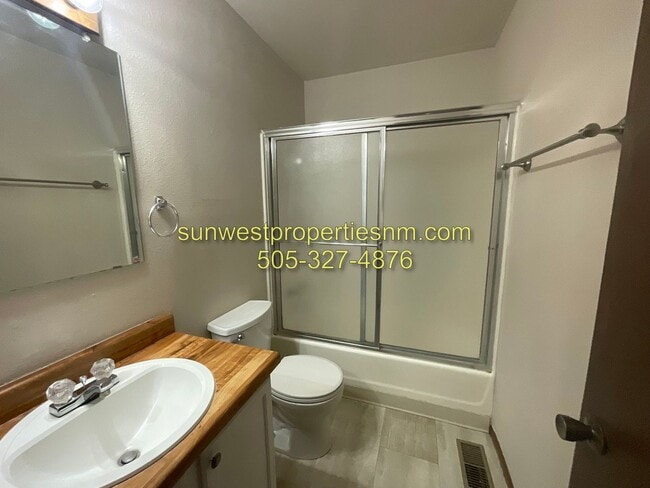 Building Photo - 2 bed Condo in Country Club Villas