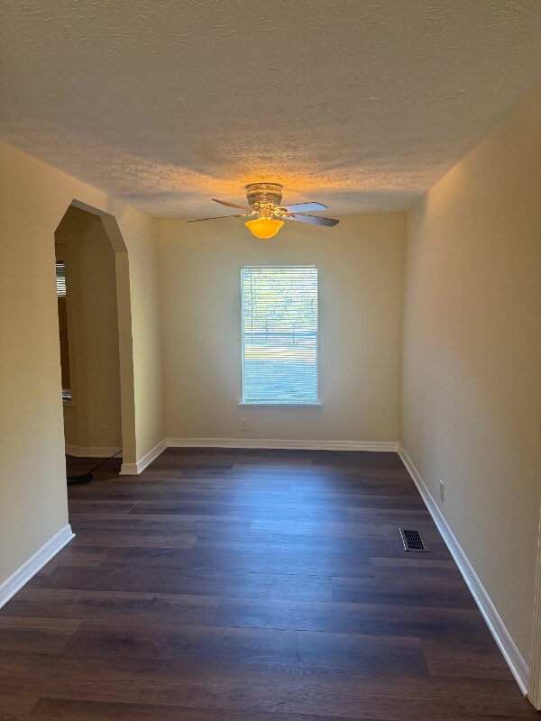 Building Photo - 4635 Johns Cemetery Rd